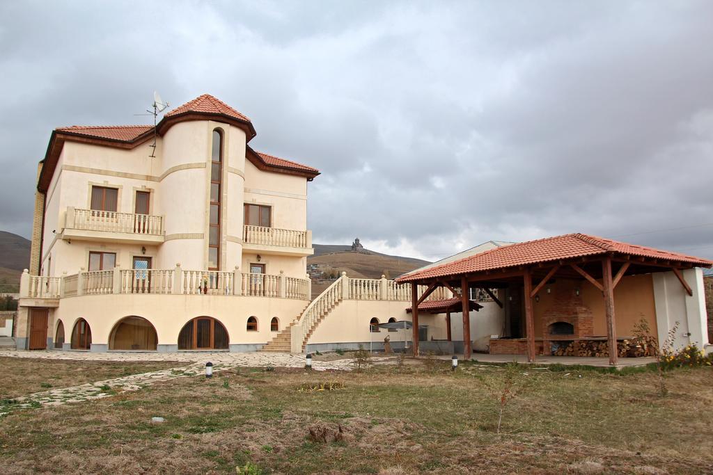 Tsaghkunq Guest House Sevan Exterior photo